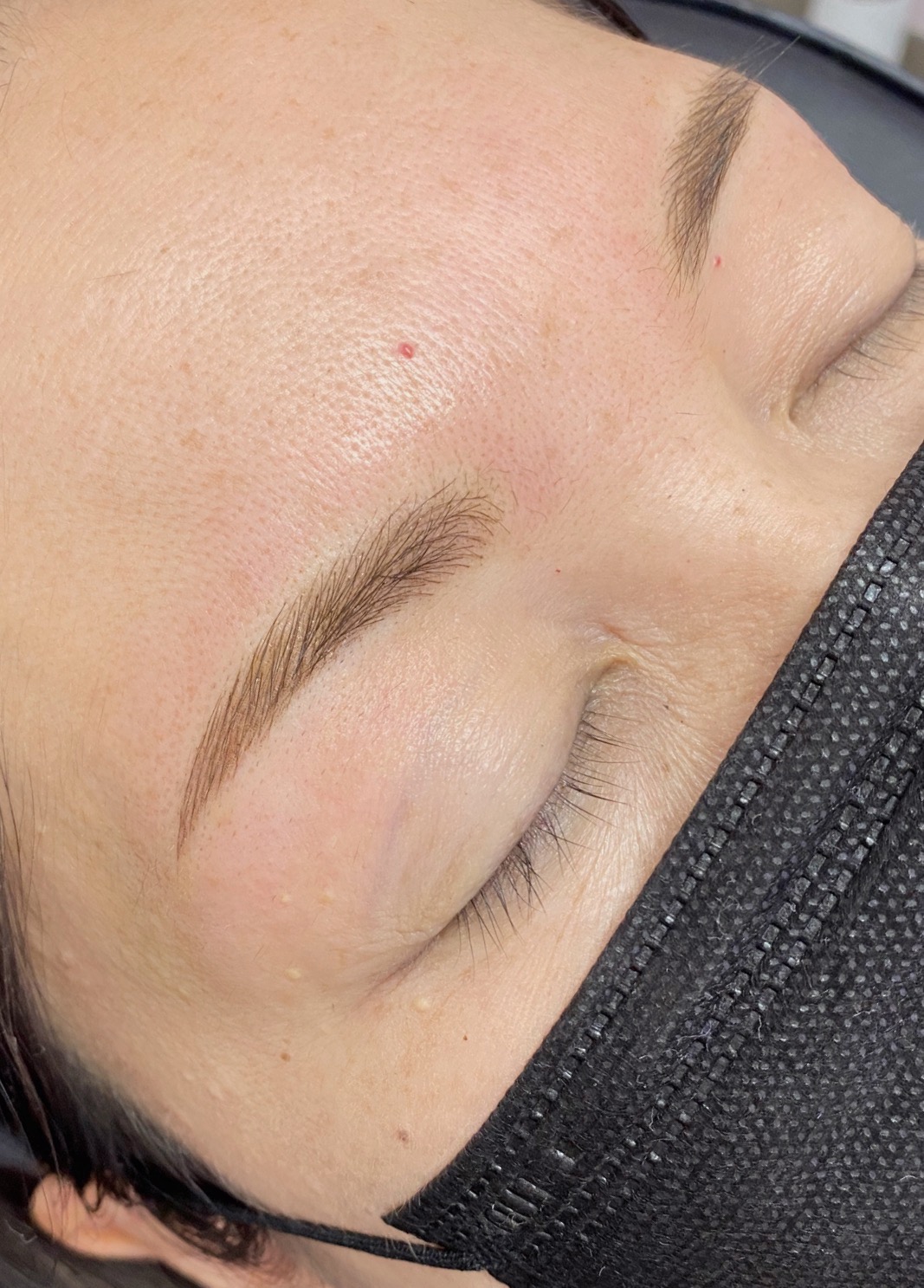 Natural eyebrow enhancement